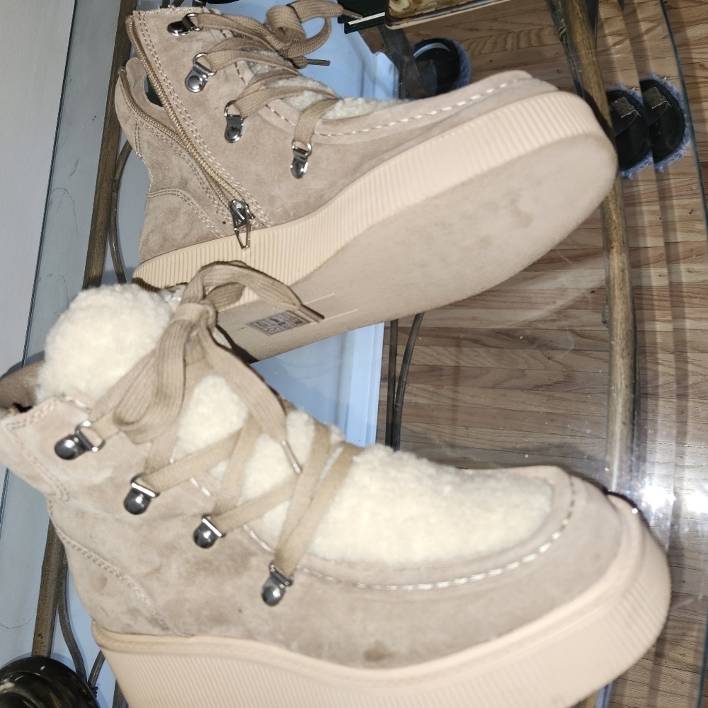 Dolce Vita Cozy Tan Shearling Women's Boots - Picture 4 of 5